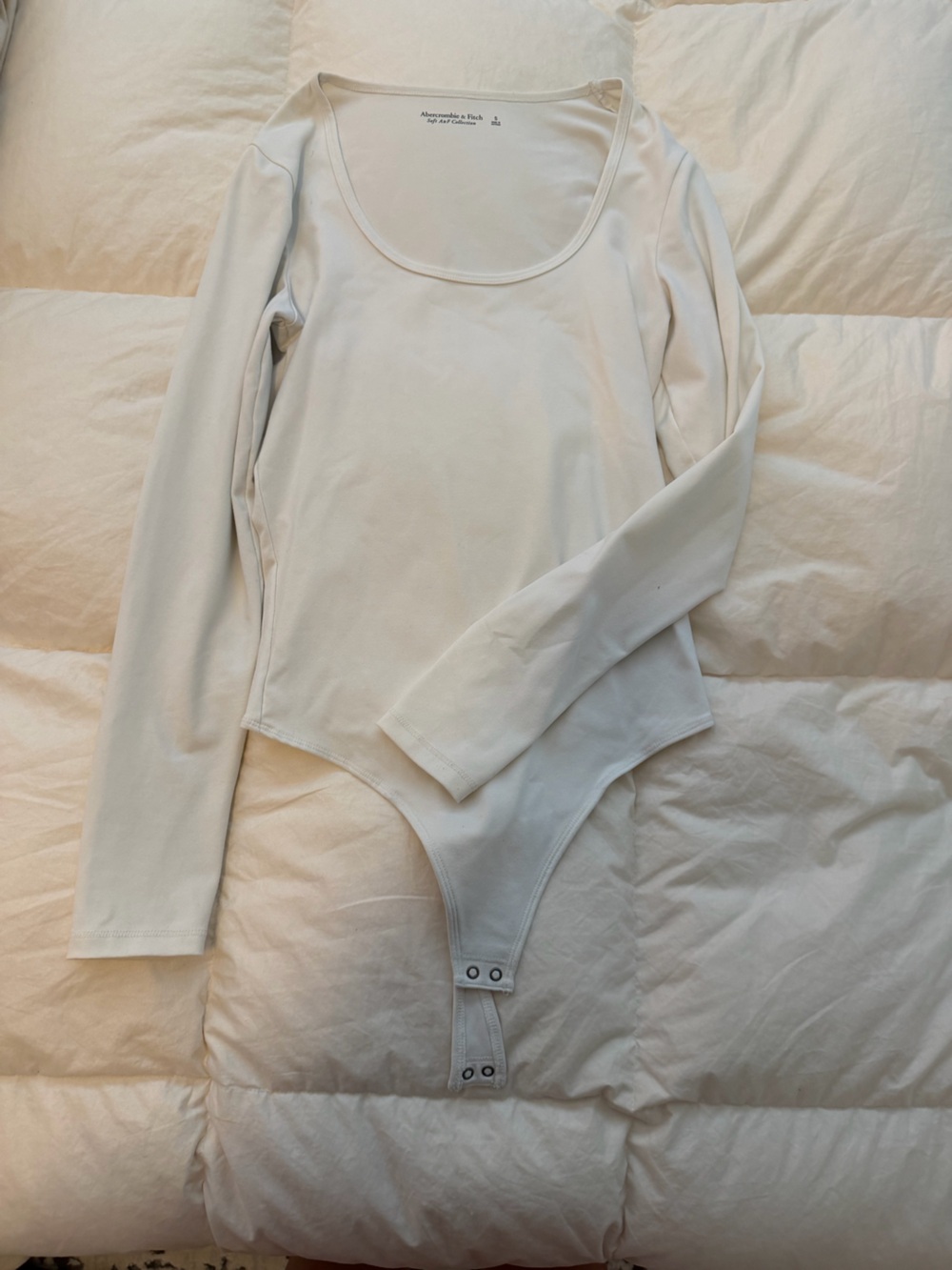 Abercrombie & Fitch White Long Sleeve Scoop Neck Bodysuit